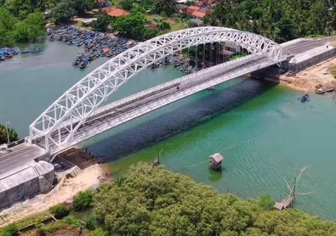 Tim melakukan pemeriksaan kualitas akhir.